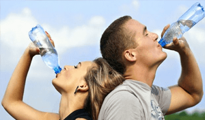 Resultados de beber 3 litros de agua al día
