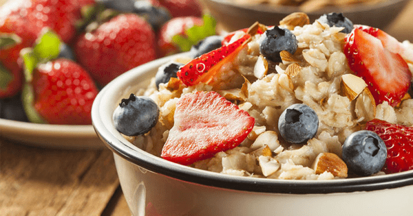 Beneficios del consumo de avena en el desayuno